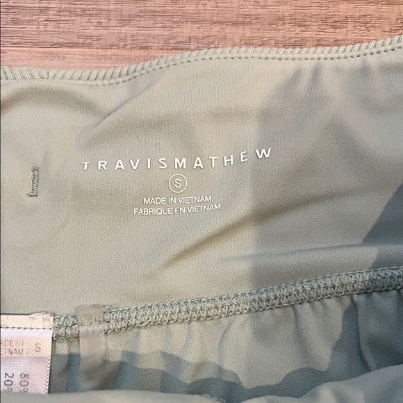 Travis Mathew Women's Light Green Athletic Shorts - Picture 2 of 7